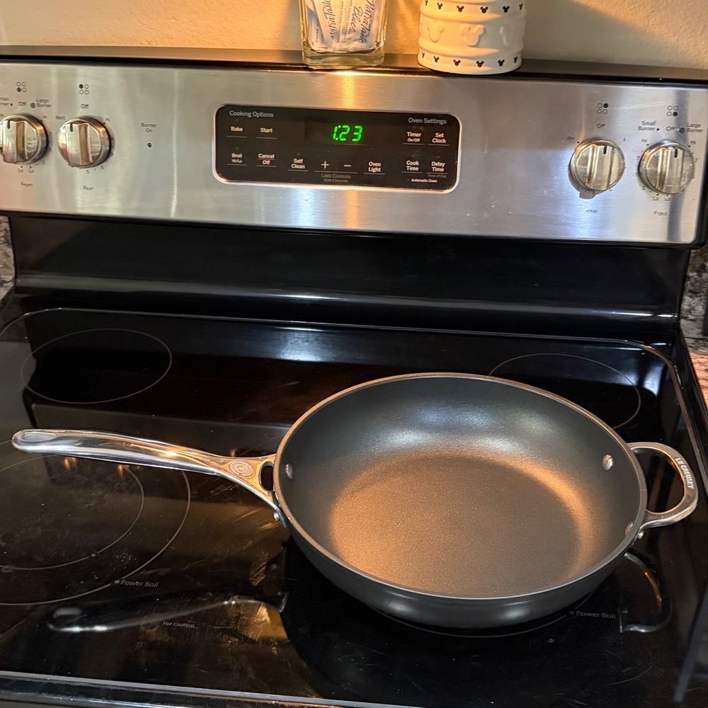 Le Creuset Toughened Nonstick PRO 11 Inch Deep Fry Pan Skillet H20031 Induction
